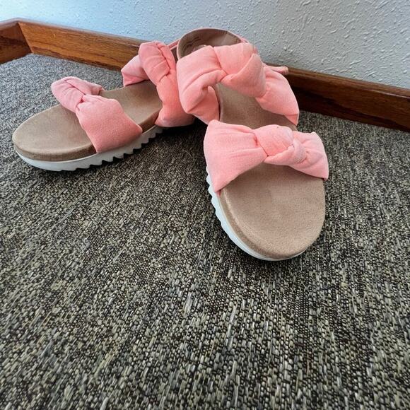 Cat & Jack girls size 13 sandals, peach - Picture 4 of 5